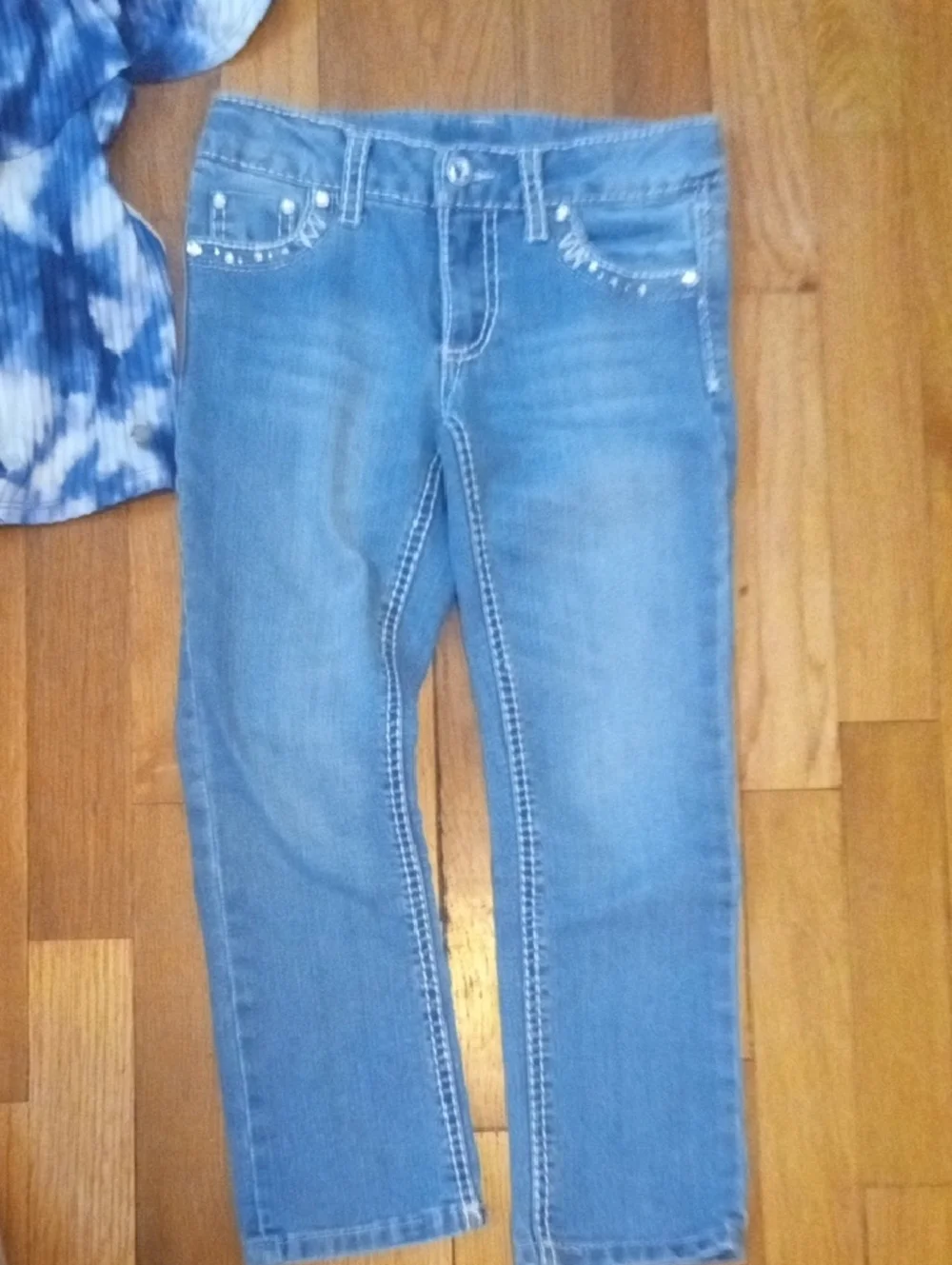 girl 7 denim capri with blue white cold shoulder top